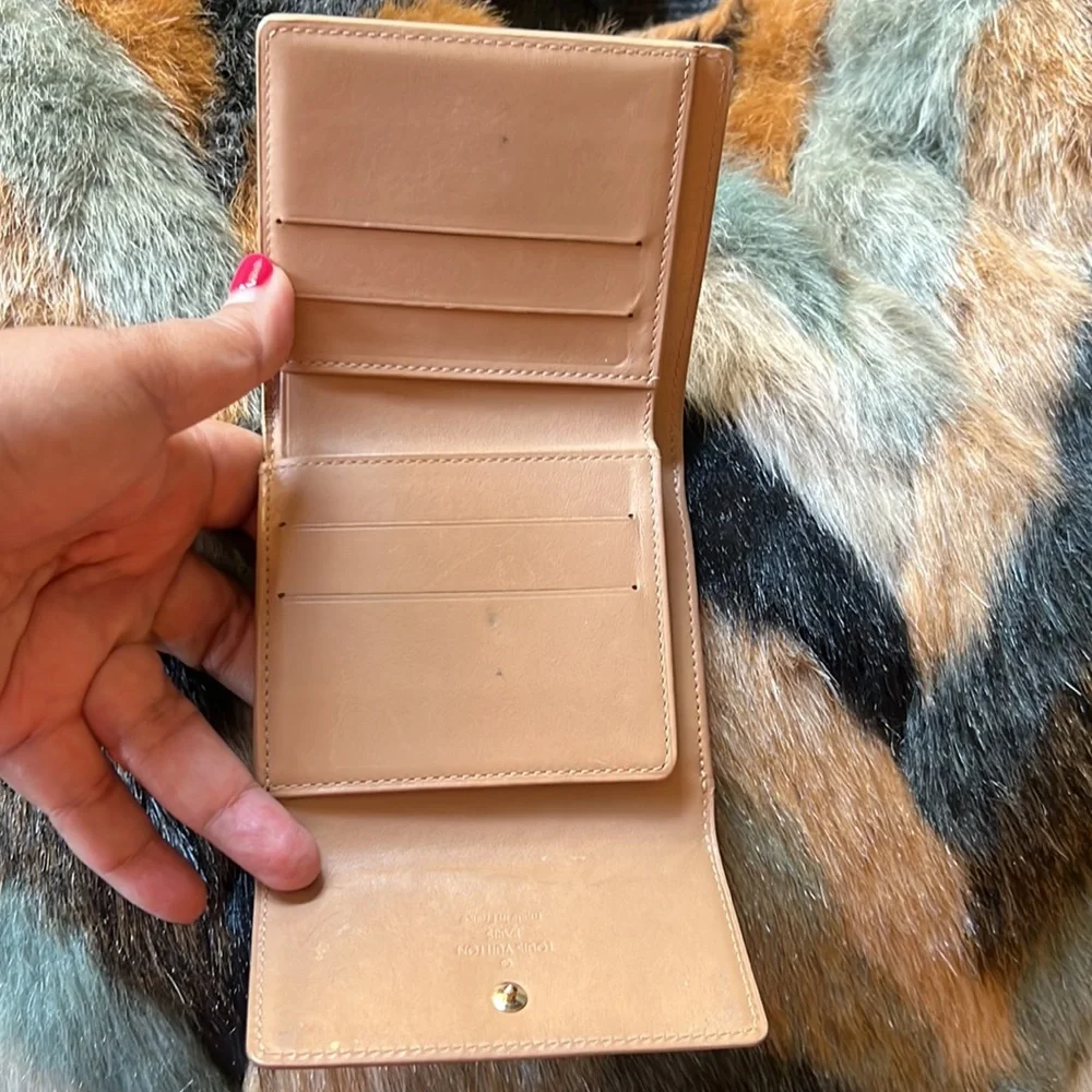 AUTHENTIC Louis Vuitton monogram Vernis champagne trifold elise wallet - Picture 3 of 11